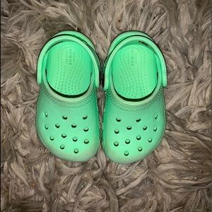 toddler crocs